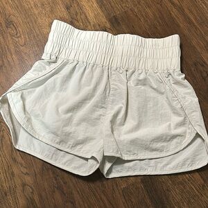 NWT Zenana Brand‎ High Rise/Scrunch Waist Shorts - in Bone